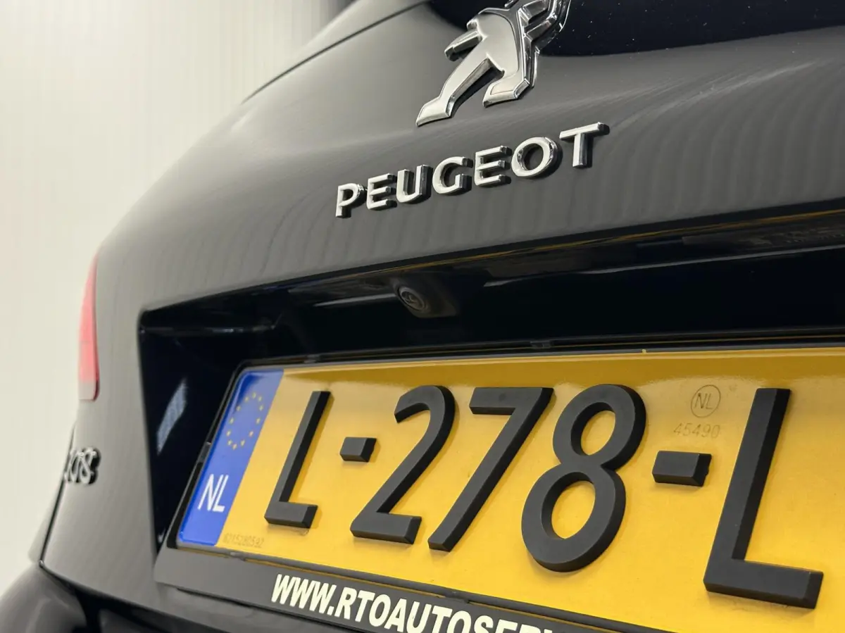 1.2 PureTech GT-Line Avantage PANO CAMERA CARPLAY ECC CRUISE.