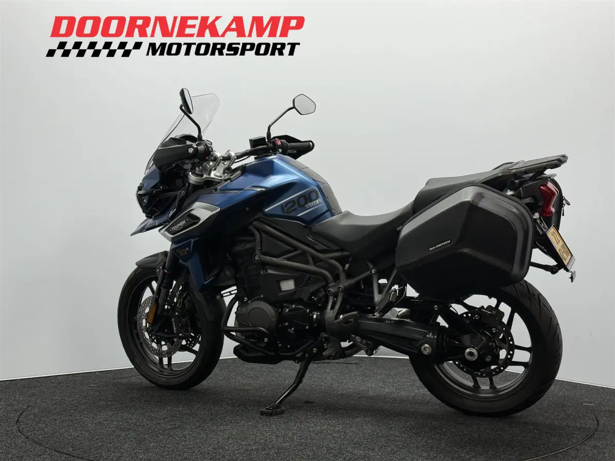 1200 XRX