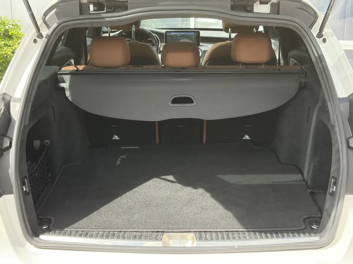 180 Business Solution AMG 156pk | Virtual Cockpit | Achteruitrijcamera | Bluetooth | Cruise control adaptief met stop&go en stuurhulp | DAB | Elektrisch glazen panorama-dak | Matrix led kopl