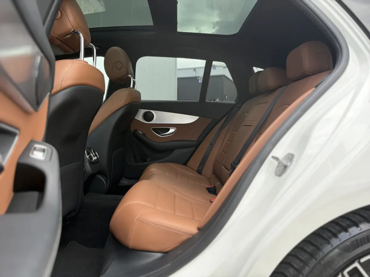 180 Business Solution AMG 156pk | Virtual Cockpit | Achteruitrijcamera | Bluetooth | Cruise control adaptief met stop&go en stuurhulp | DAB | Elektrisch glazen panorama-dak | Matrix led kopl
