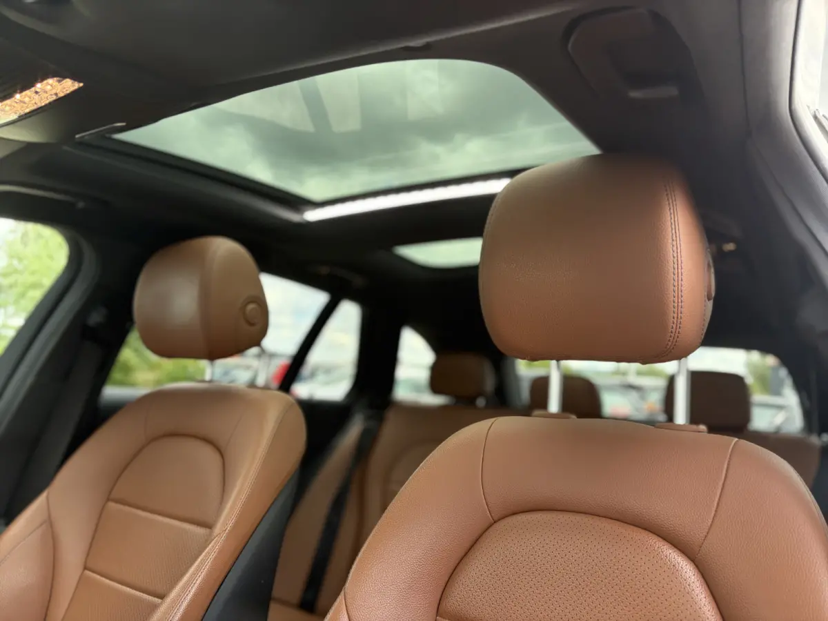 180 Business Solution AMG 156pk | Virtual Cockpit | Achteruitrijcamera | Bluetooth | Cruise control adaptief met stop&go en stuurhulp | DAB | Elektrisch glazen panorama-dak | Matrix led kopl