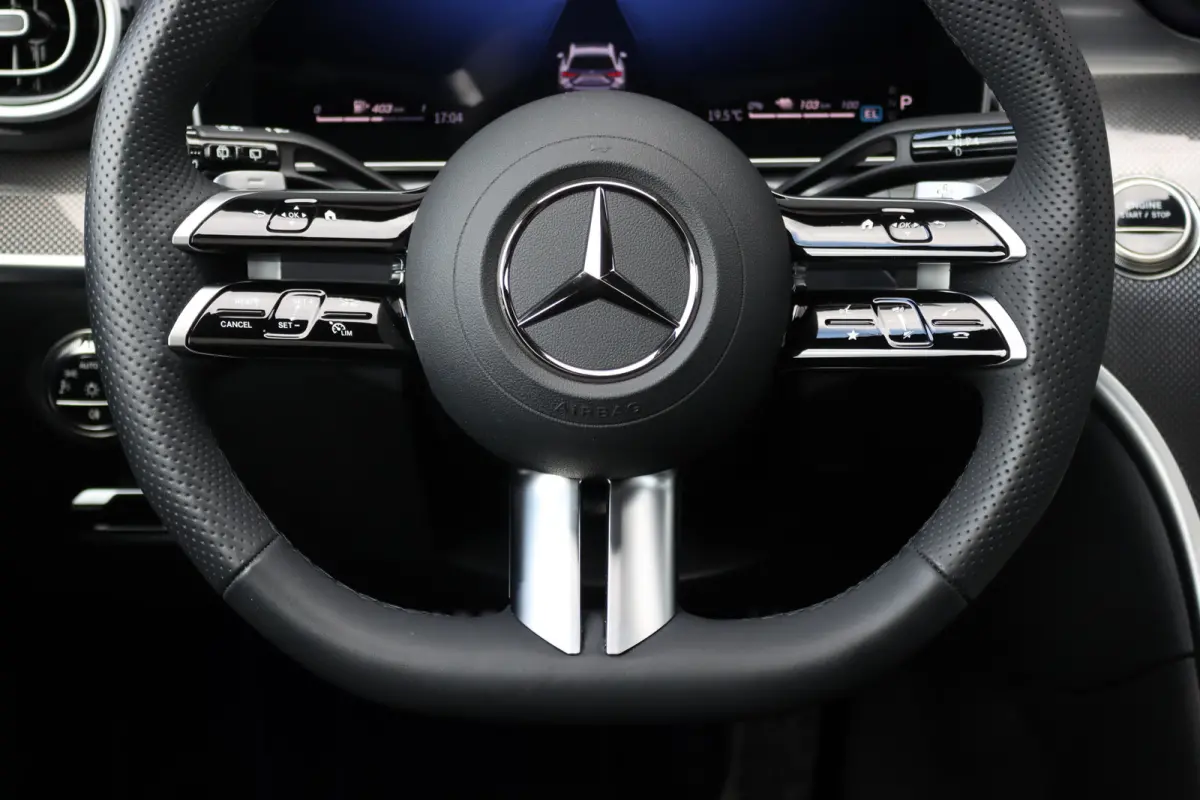 300 e AMG Line | Distronic | Panoramadak | Sfeerverlichting | Camera | Nightpakket | Verwarmd Stuurwiel | Stoelverwarming | Spoorassistent |