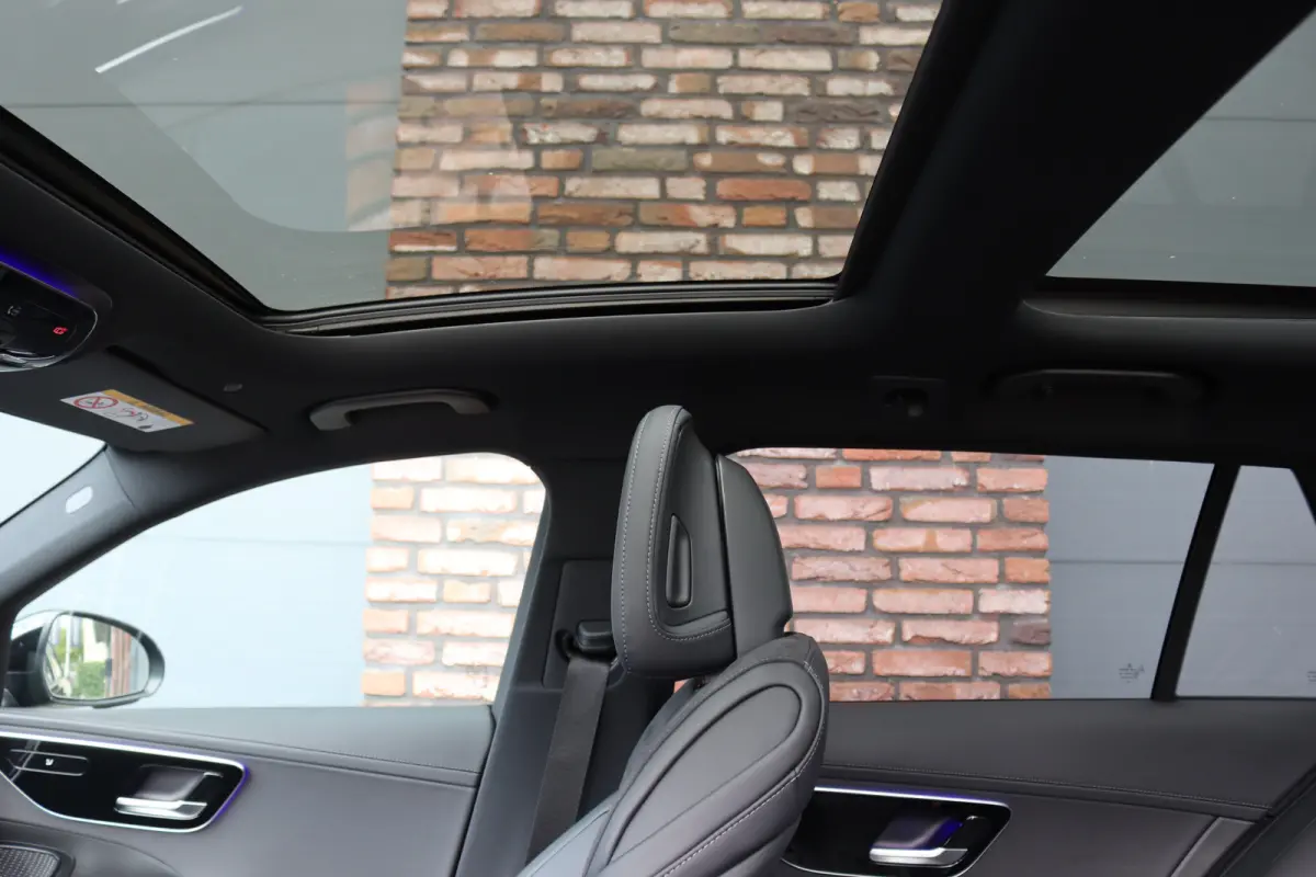 300 e AMG Line | Distronic | Panoramadak | Sfeerverlichting | Camera | Nightpakket | Verwarmd Stuurwiel | Stoelverwarming | Spoorassistent |