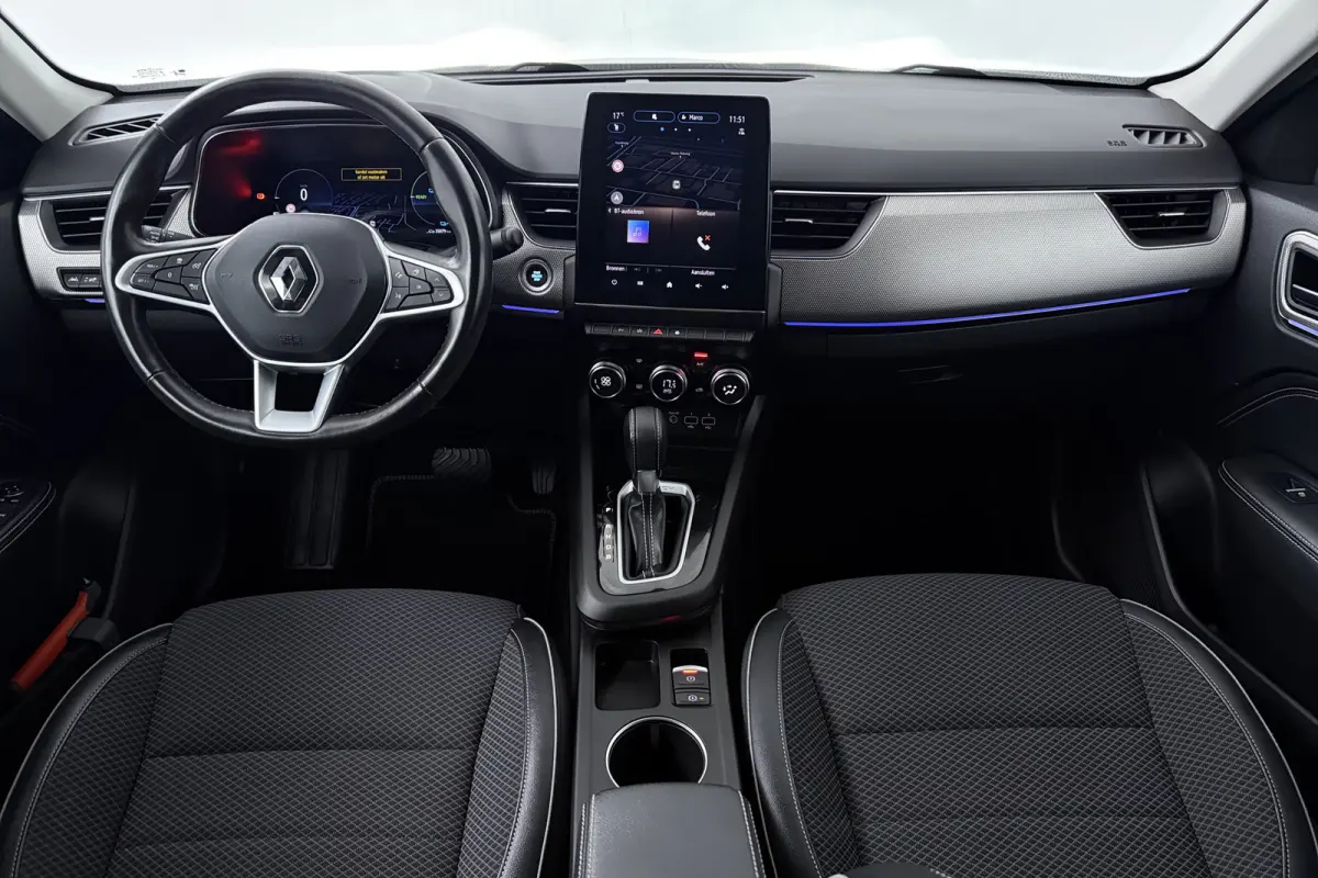1.6 E-Tech Hybrid 145 Intens (SFEERVERLICHTING, CRUISE ADAPTIEF, ACHTERUITRIJCAMERA, PARKEERSENSOREN)