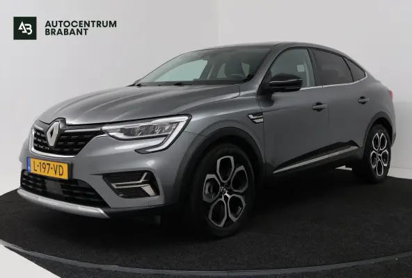 1.6 E-Tech Hybrid 145 Intens (SFEERVERLICHTING, CRUISE ADAPTIEF, ACHTERUITRIJCAMERA, PARKEERSENSOREN)