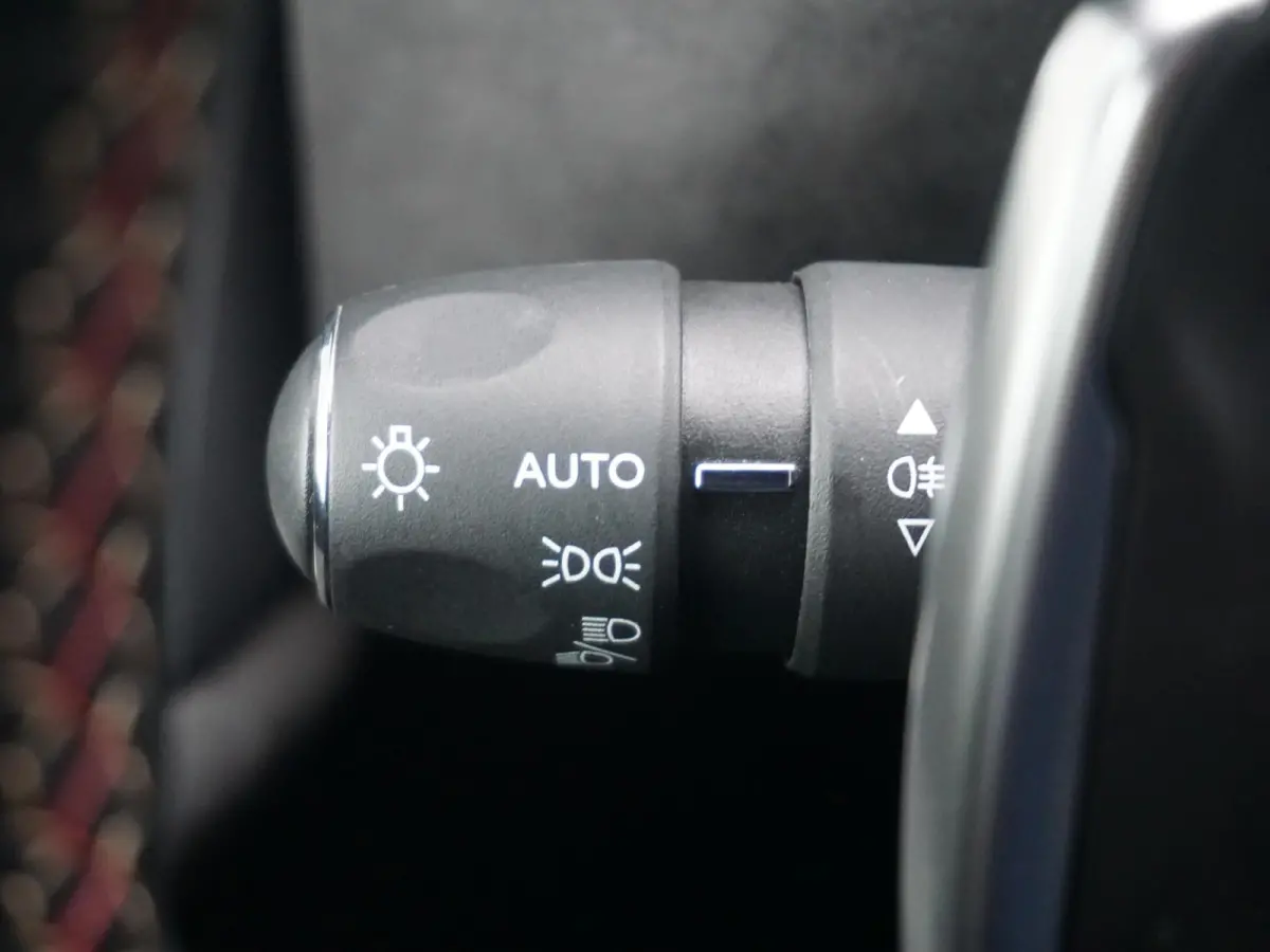 1.2 TURBO 130 Performance Line Parkeerhulp v/a