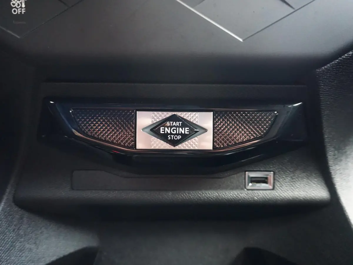1.2 TURBO 130 Performance Line Parkeerhulp v/a