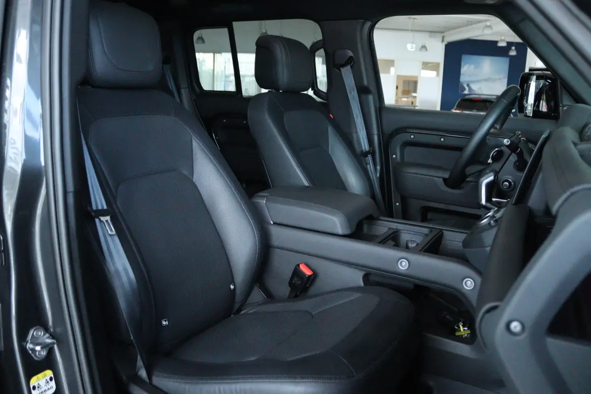 2.0 P400e 110 X-Dynamic HSE “OP AFSPRAAK” | Adapt. Cruise | Stoelventilatie | Schuifdak | Meridian | 360 Camera | Trekhaak | Luchtvering | 20 Inch | Keyless |