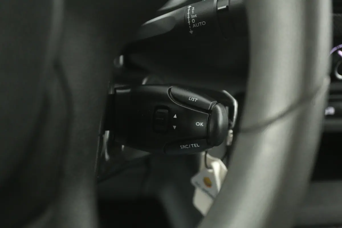 2.0 D-4D L3H1 | Airco | Cruise | 3 Zits | Parkeersens.