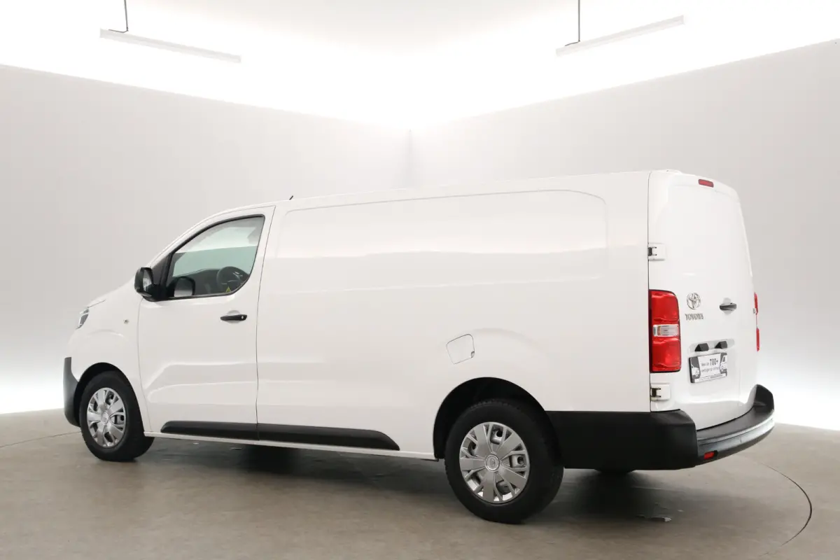 2.0 D-4D L3H1 | Airco | Cruise | 3 Zits | Parkeersens.