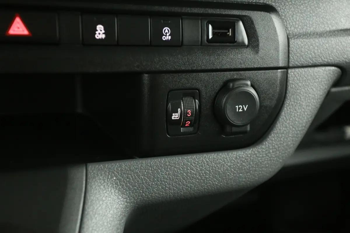 2.0 D-4D L3H1 | Airco | Cruise | 3 Zits | Parkeersens.