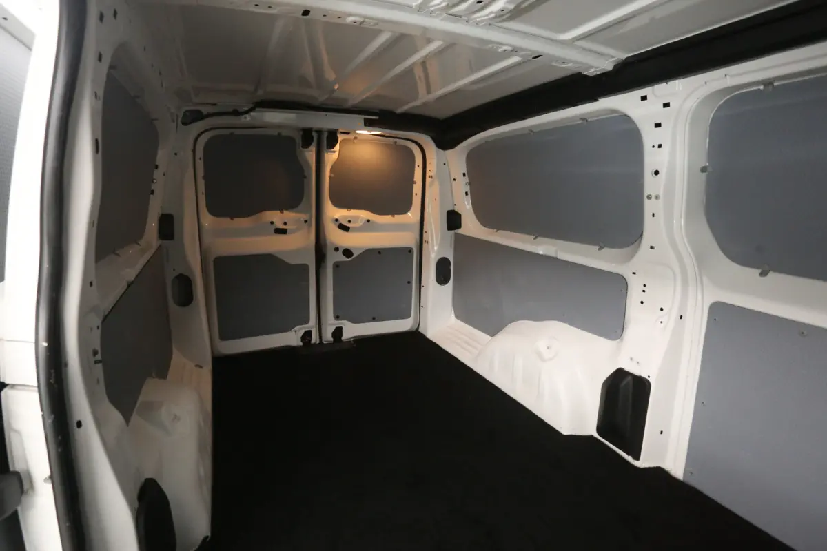 2.0 D-4D L3H1 | Airco | Cruise | 3 Zits | Parkeersens.