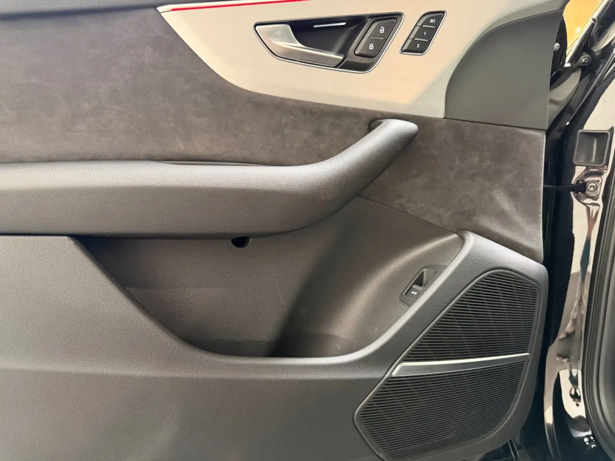 4.0 TFSI SQ7 quattro 7p soft close / HUD / Clima Stoelen / Pano / B&O