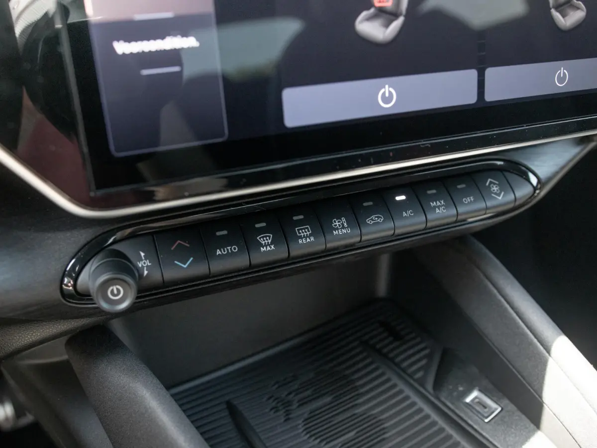 Elettrica Ti 54 kWh | Clima | Adapt. Cruise | Keyless | Handsfree A-Klep | PDC rondom | Pack Techno | Warmtepomp | Bicolore
