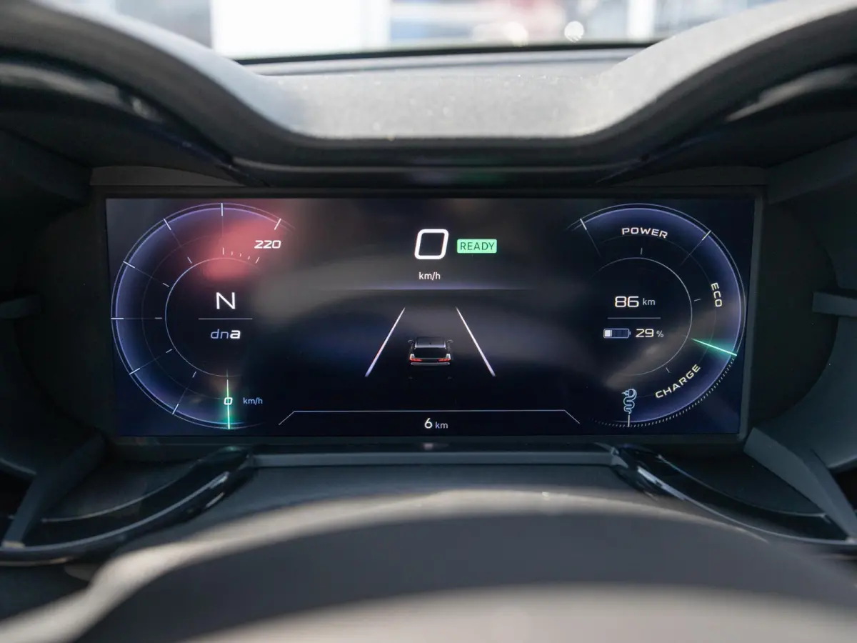 Elettrica Ti 54 kWh | Clima | Adapt. Cruise | Keyless | Handsfree A-Klep | PDC rondom | Pack Techno | Warmtepomp | Bicolore