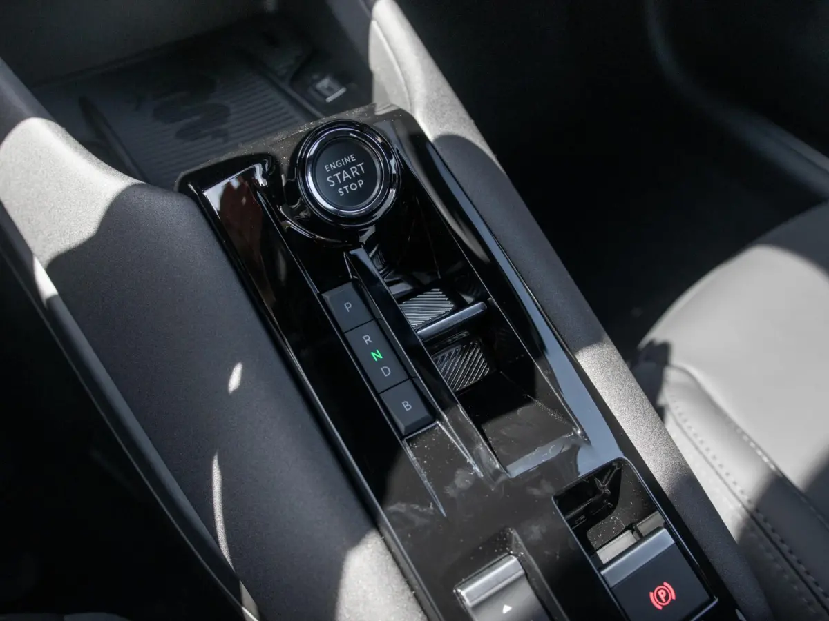 Elettrica Ti 54 kWh | Clima | Adapt. Cruise | Keyless | Handsfree A-Klep | PDC rondom | Pack Techno | Warmtepomp | Bicolore
