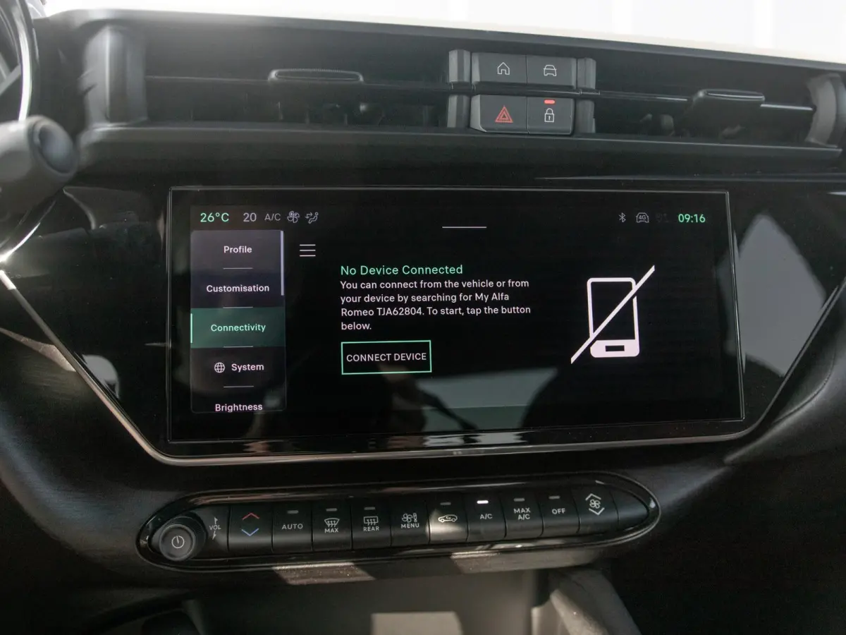 Elettrica Ti 54 kWh | Clima | Adapt. Cruise | Keyless | Handsfree A-Klep | PDC rondom | Pack Techno | Warmtepomp | Bicolore