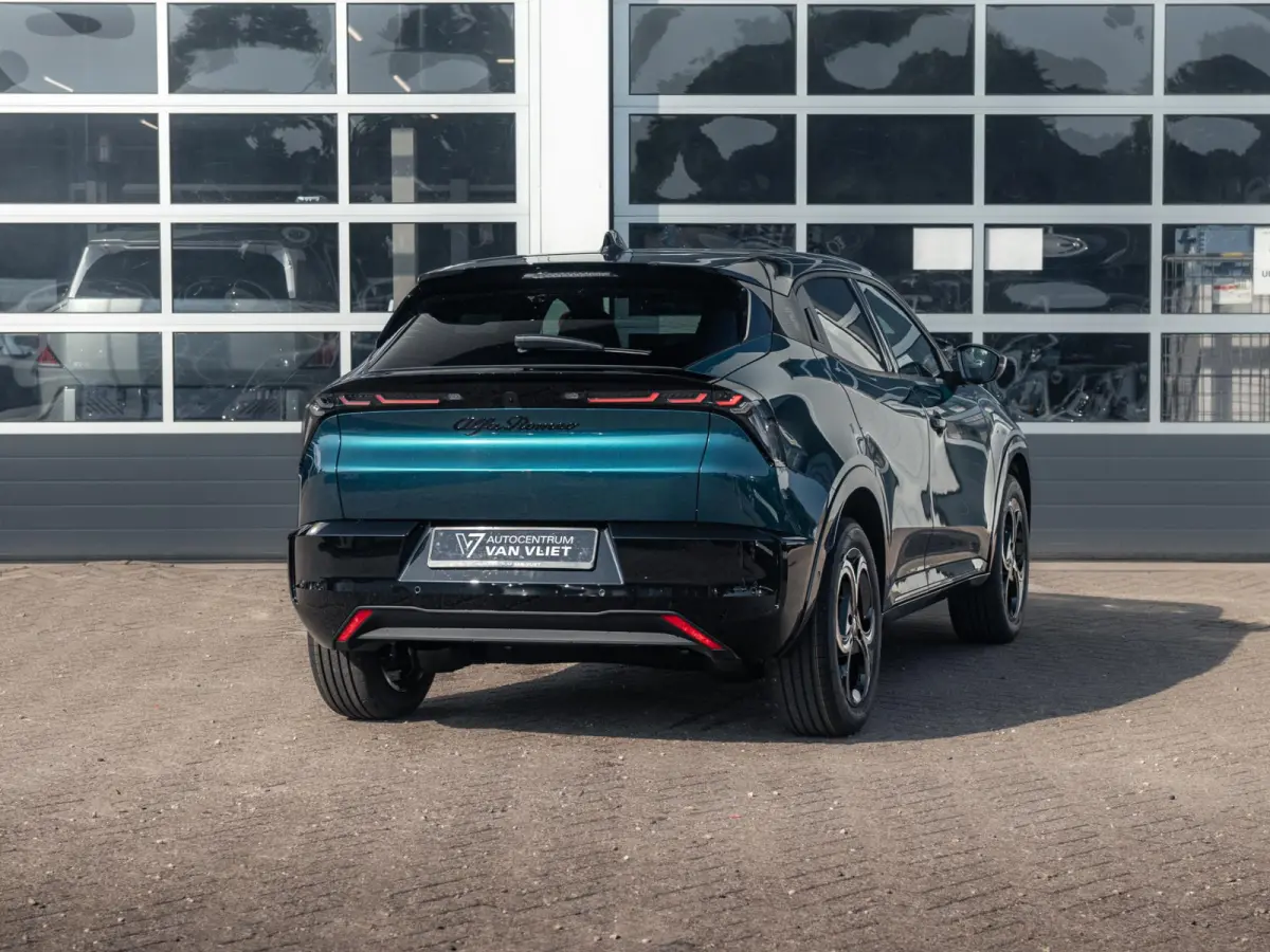 Elettrica Ti 54 kWh | Clima | Adapt. Cruise | Keyless | Handsfree A-Klep | PDC rondom | Pack Techno | Warmtepomp | Bicolore