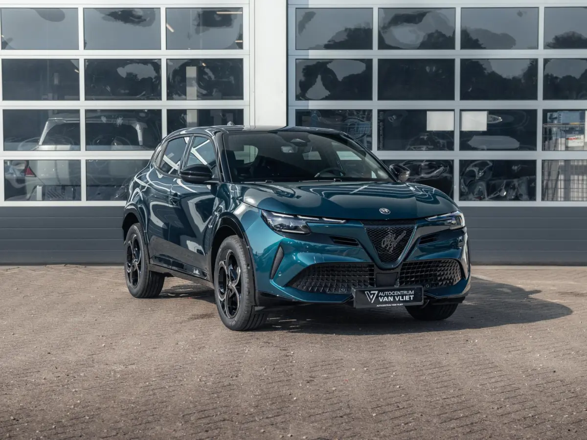 Elettrica Ti 54 kWh | Clima | Adapt. Cruise | Keyless | Handsfree A-Klep | PDC rondom | Pack Techno | Warmtepomp | Bicolore