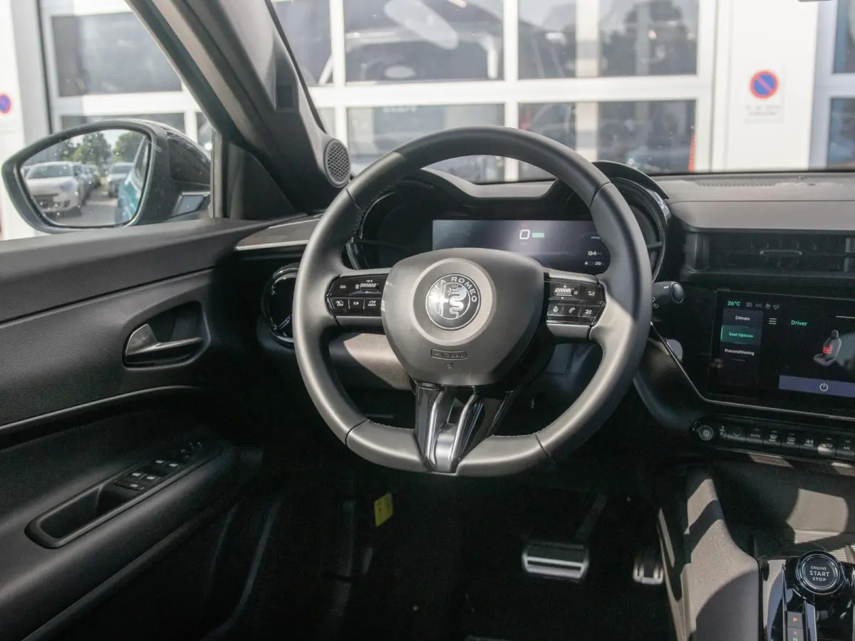 Elettrica Ti 54 kWh | Clima | Adapt. Cruise | Keyless | Handsfree A-Klep | PDC rondom | Pack Techno | Warmtepomp | Bicolore
