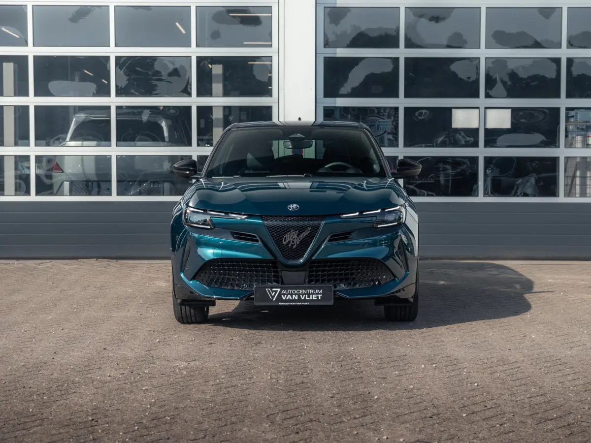 Elettrica Ti 54 kWh | Clima | Adapt. Cruise | Keyless | Handsfree A-Klep | PDC rondom | Pack Techno | Warmtepomp | Bicolore