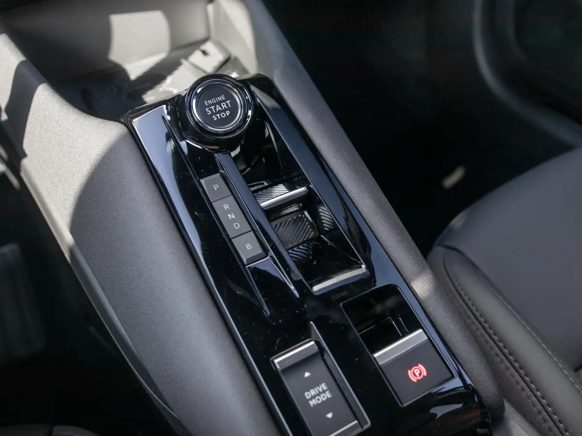 Elettrica Ti 54 kWh | Clima | Adapt. Cruise | Keyless | Handsfree A-Klep | PDC rondom | Pack Techno | Warmtepomp | Bicolore