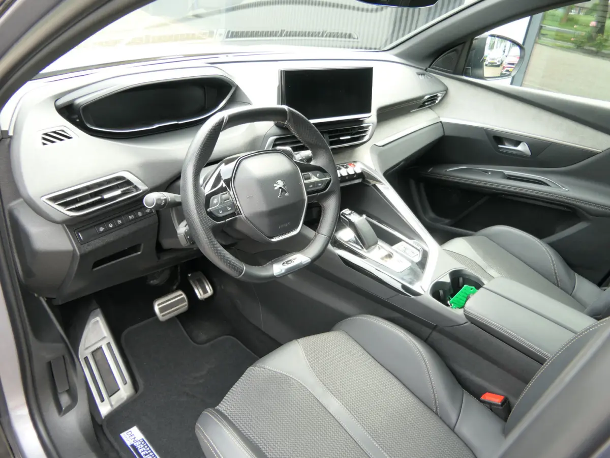 1.6 HYbrid 225 GT | Panoramadak | Navigatie | LMV 18''
