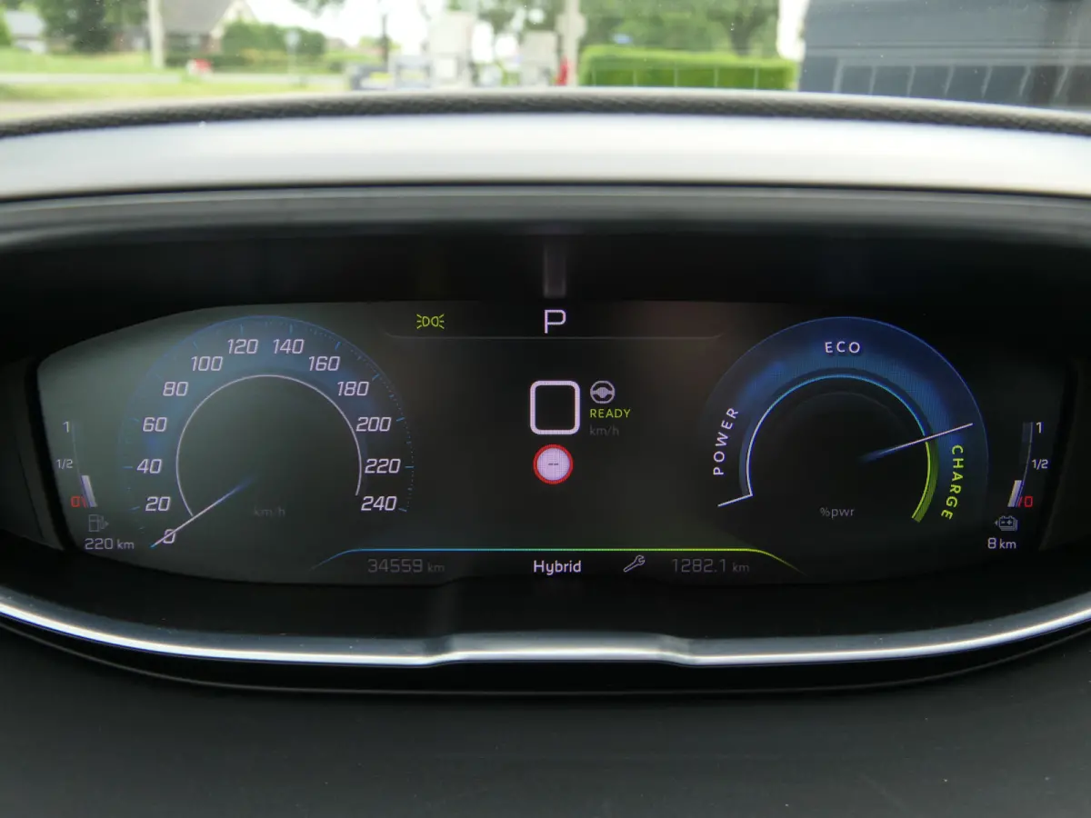 1.6 HYbrid 225 GT | Panoramadak | Navigatie | LMV 18''