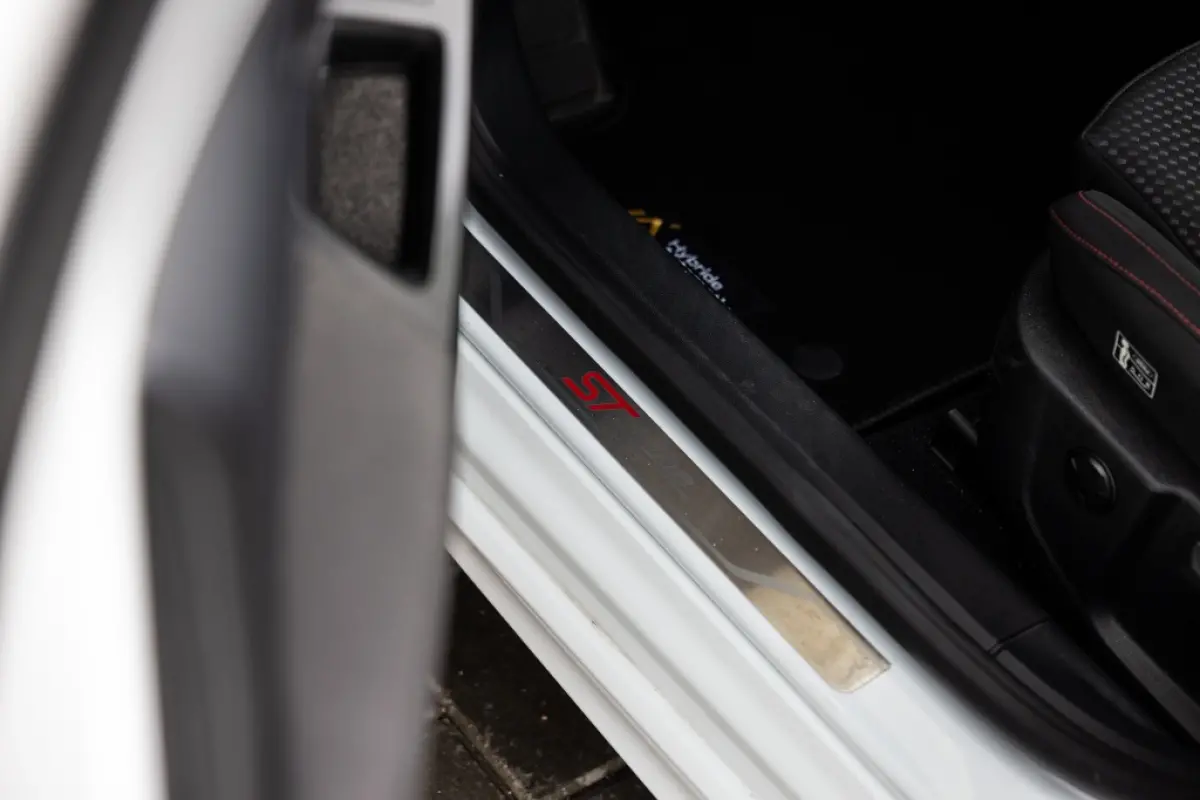 1.0 EBH ST L. Bns | ACC | Camera | B&O