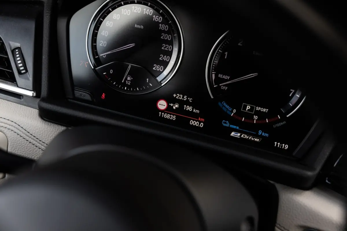 225xe iP High Exec. | Memory | HuD | Leder |
