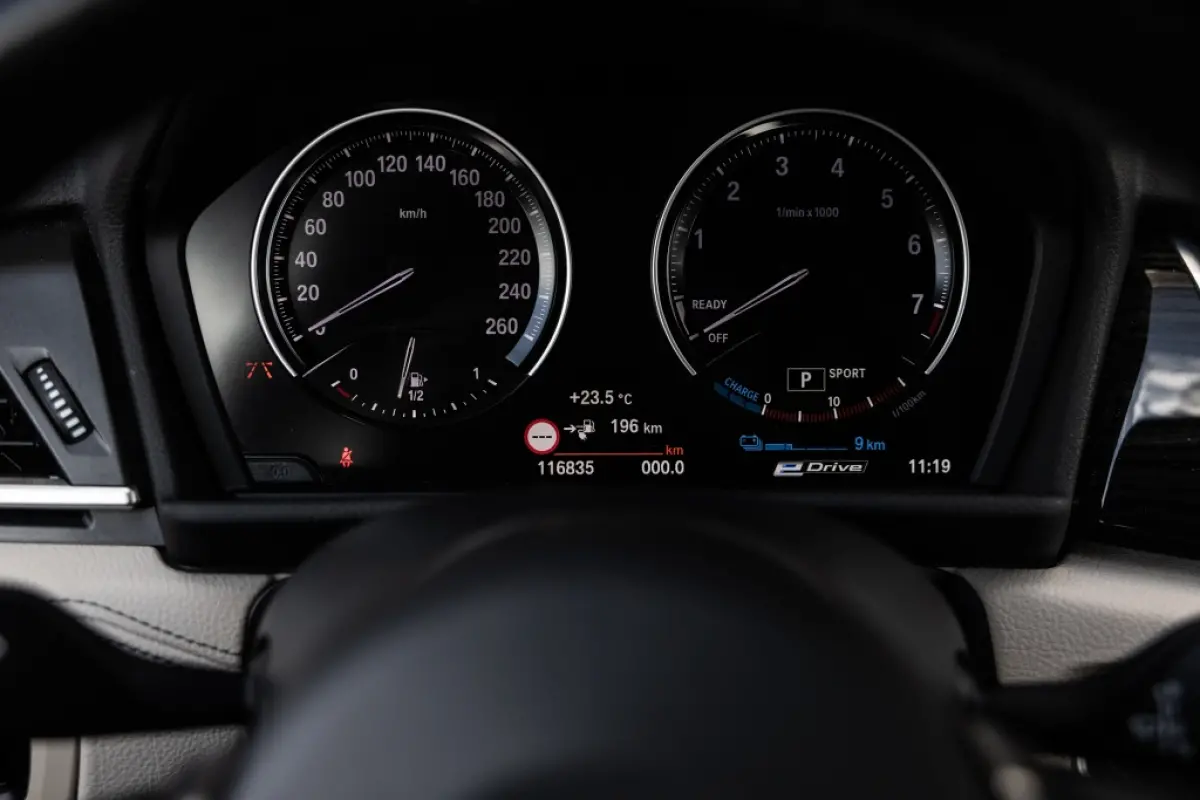 225xe iP High Exec. | Memory | HuD | Leder |