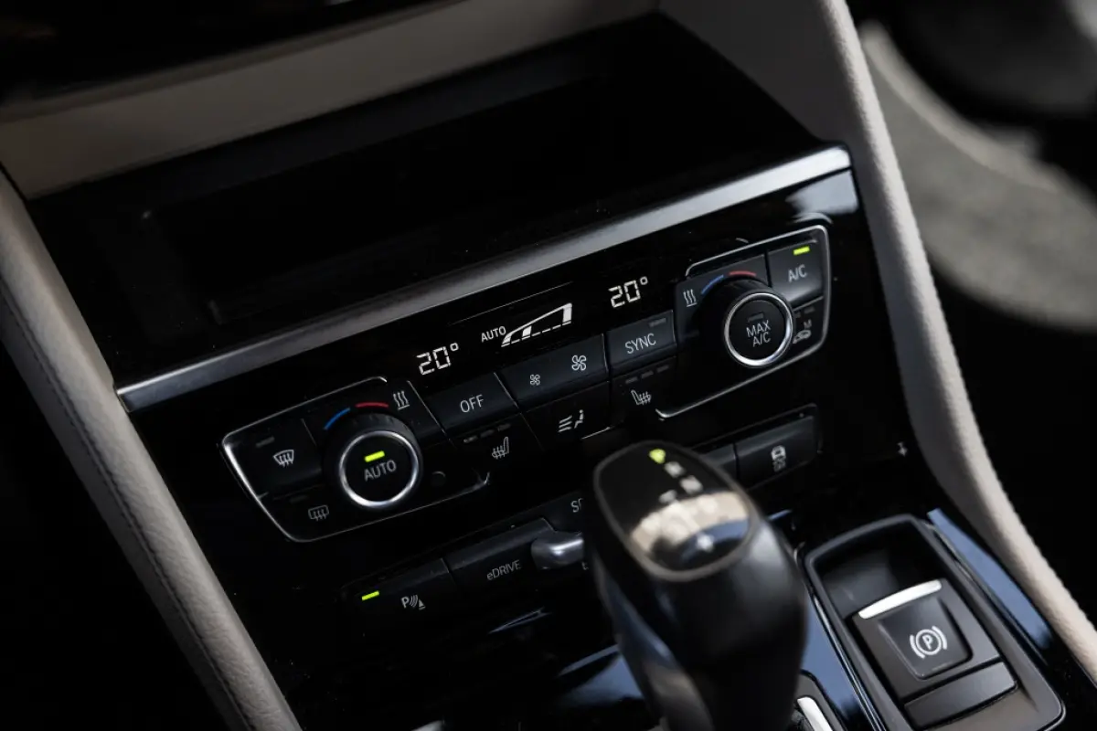 225xe iP High Exec. | Memory | HuD | Leder |