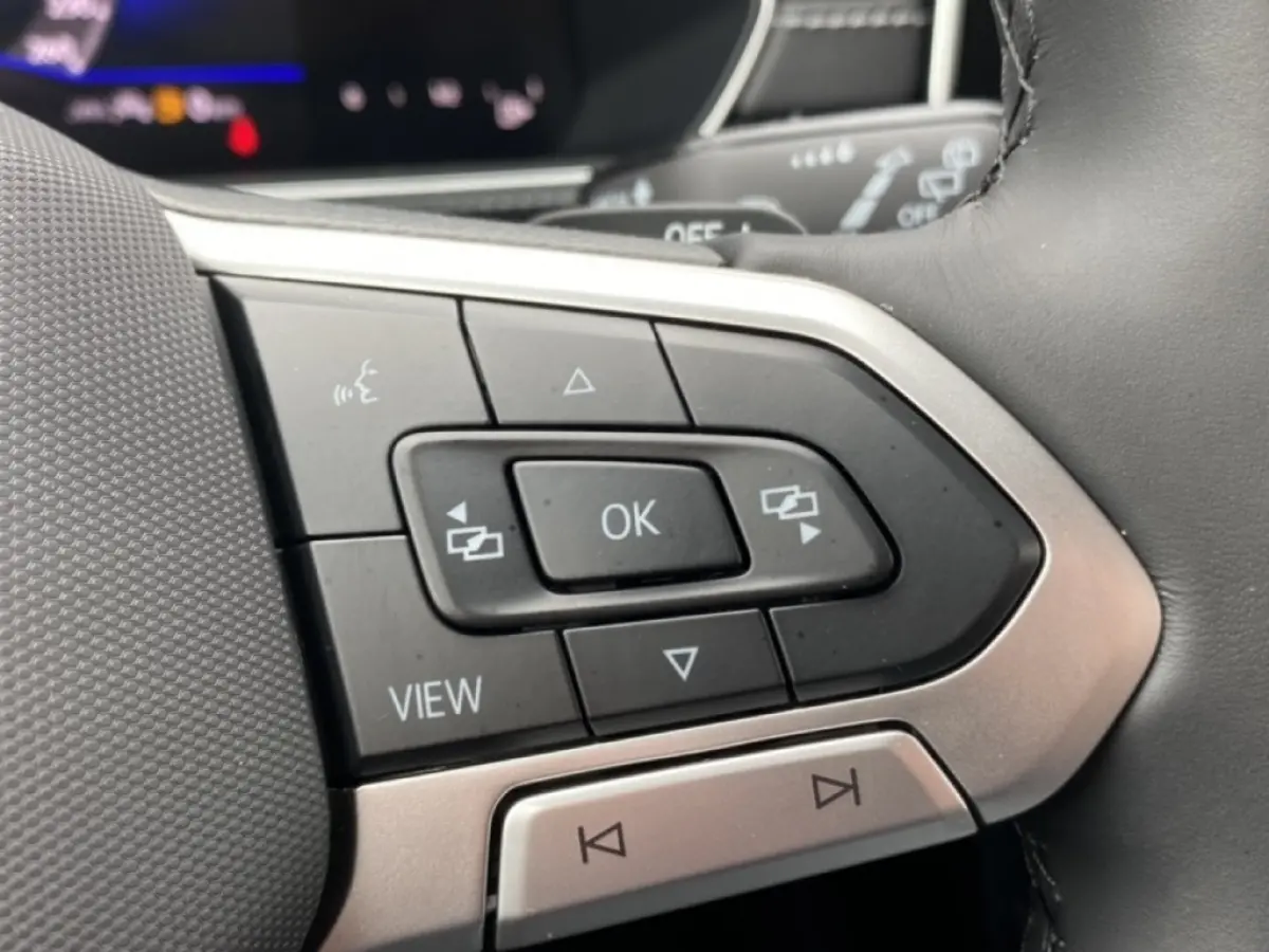 1.0 TSI DSG R-LINE AFN.TREKHAAK/CAMERA/ACC/STOELVERW/CARPLAY
