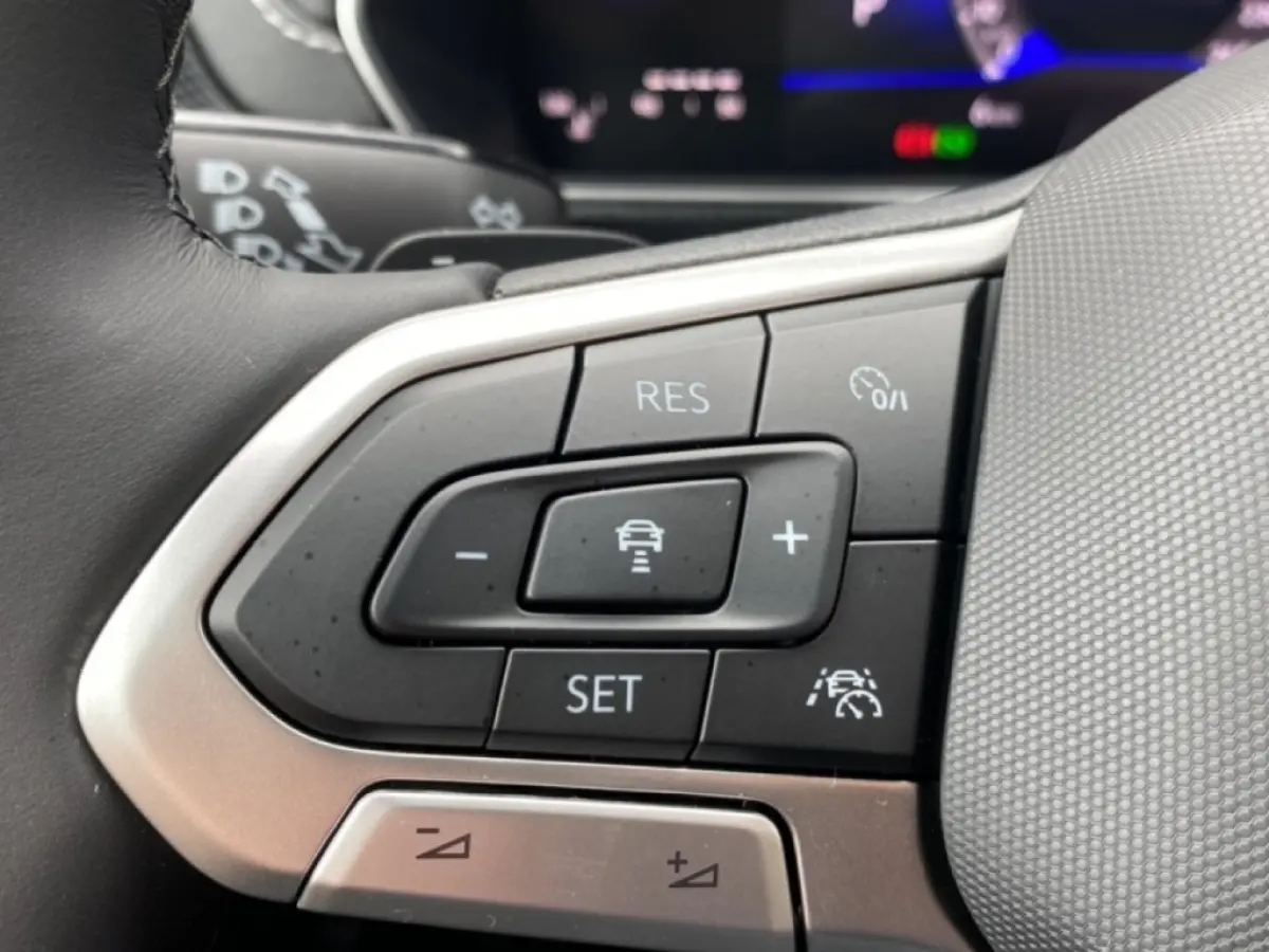 1.0 TSI DSG R-LINE AFN.TREKHAAK/CAMERA/ACC/STOELVERW/CARPLAY