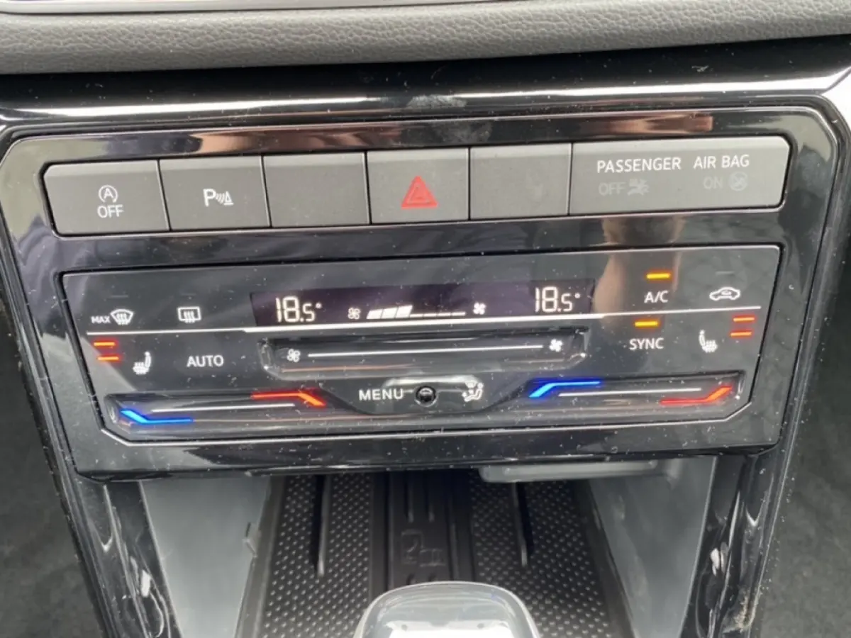 1.0 TSI DSG R-LINE AFN.TREKHAAK/CAMERA/ACC/STOELVERW/CARPLAY