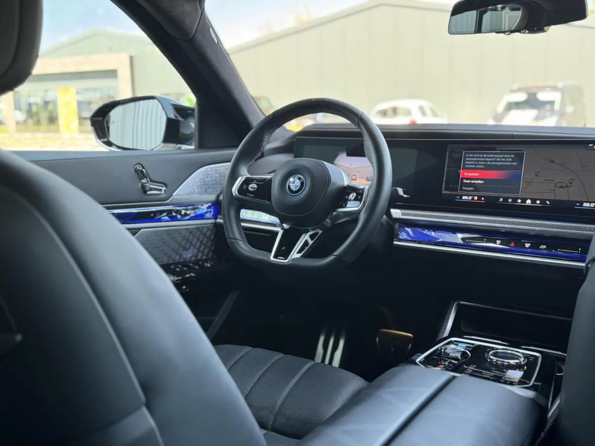 M70 xDrive 106 kWh|Executive Lounge|Bowers & Wilkins|NL-auto|Absoluut vol!