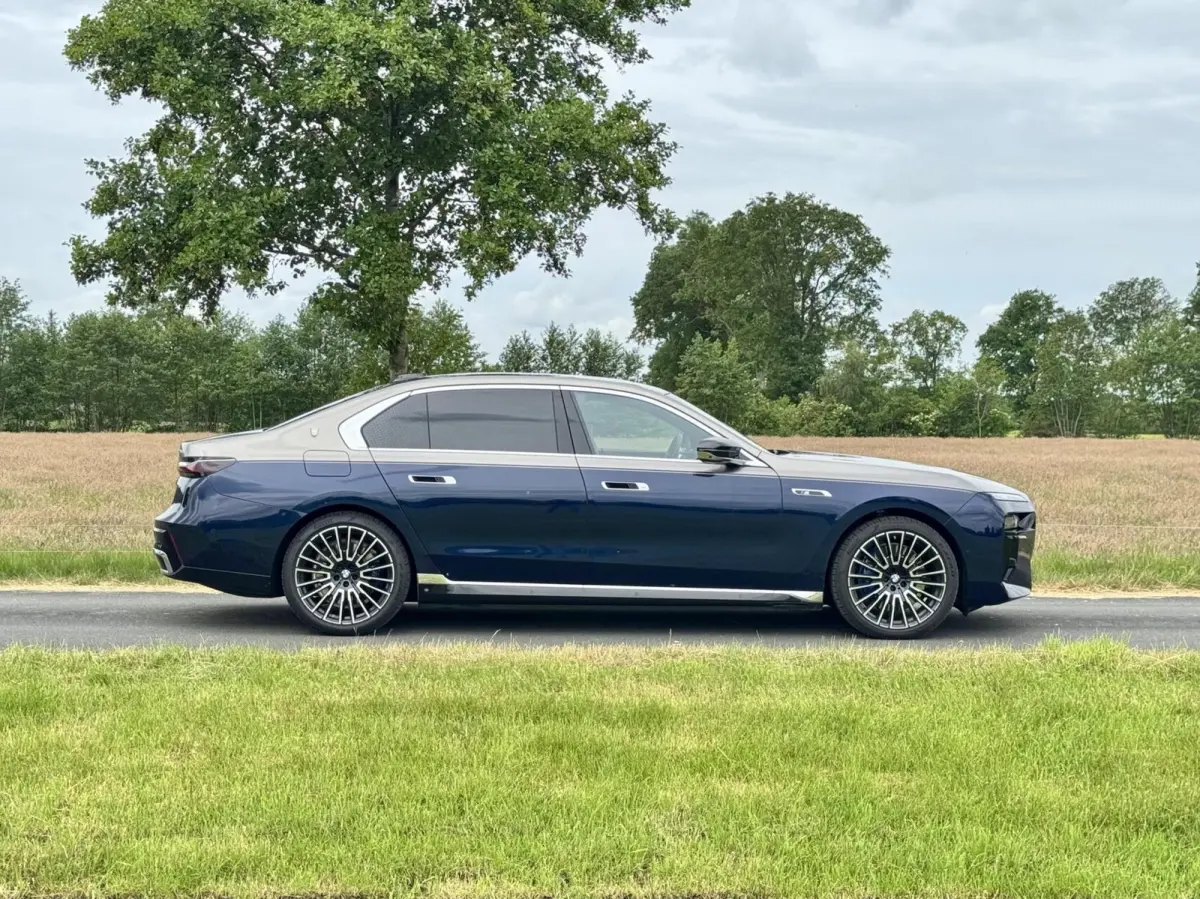M70 xDrive 106 kWh|Executive Lounge|Bowers & Wilkins|NL-auto|Absoluut vol!