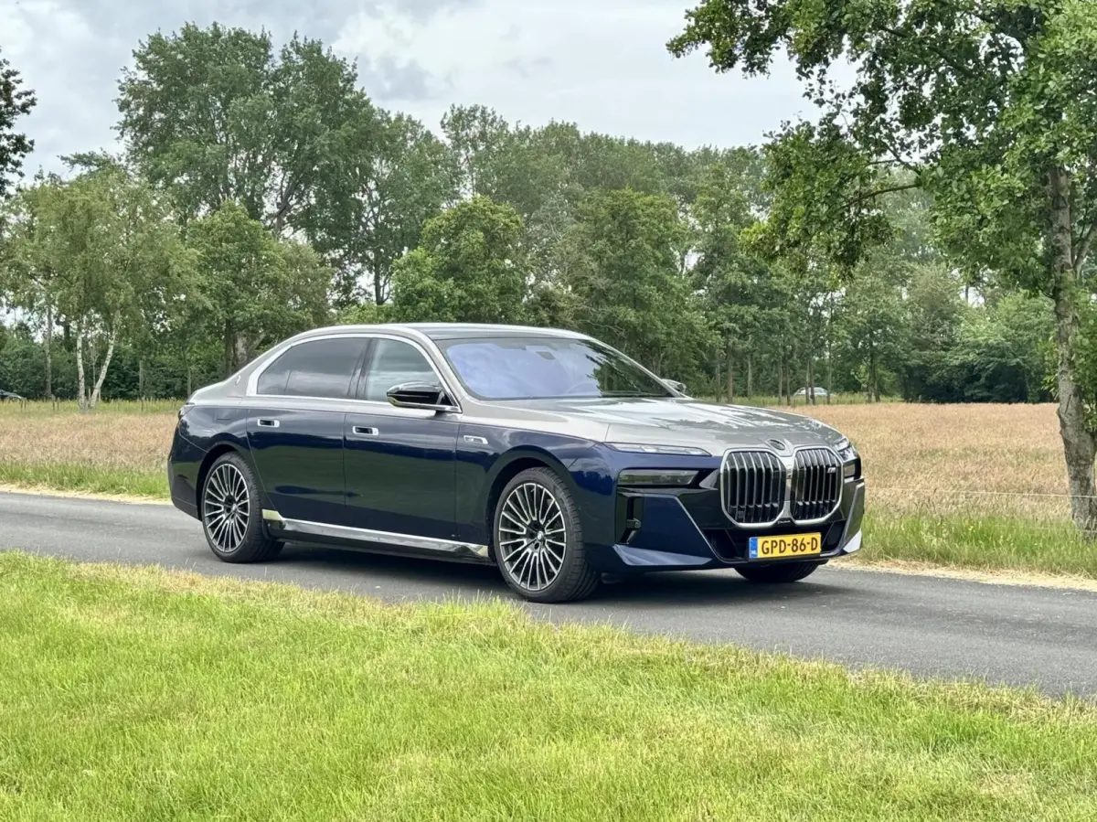 M70 xDrive 106 kWh|Executive Lounge|Bowers & Wilkins|NL-auto|Absoluut vol!