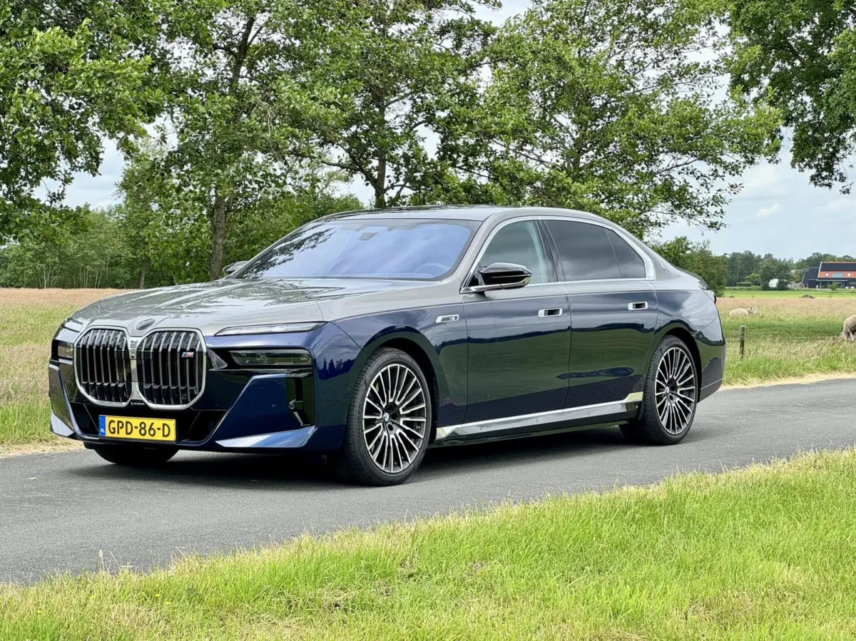 M70 xDrive 106 kWh|Executive Lounge|Bowers & Wilkins|NL-auto|Absoluut vol!