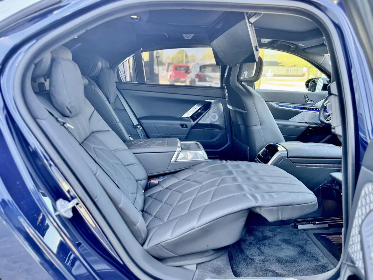 M70 xDrive 106 kWh|Executive Lounge|Bowers & Wilkins|NL-auto|Absoluut vol!