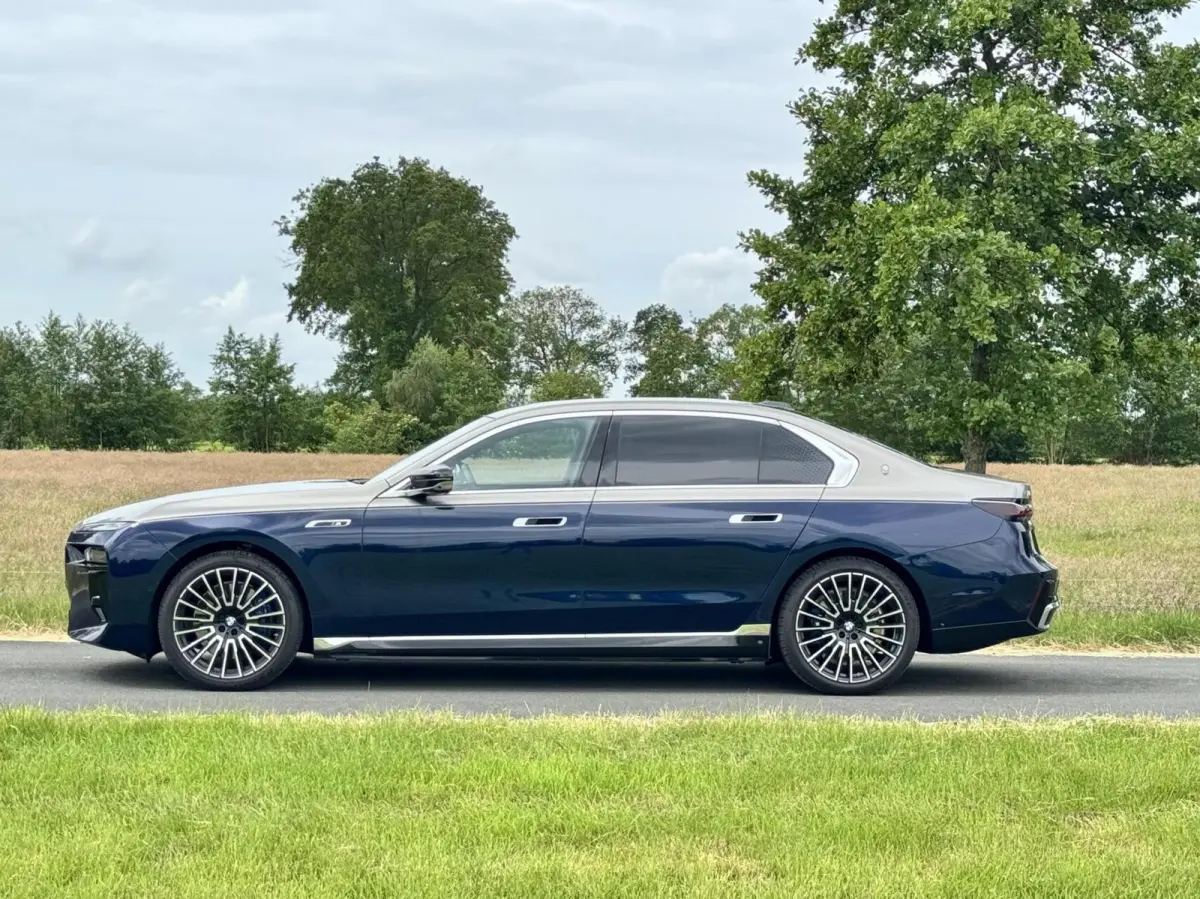M70 xDrive 106 kWh|Executive Lounge|Bowers & Wilkins|NL-auto|Absoluut vol!