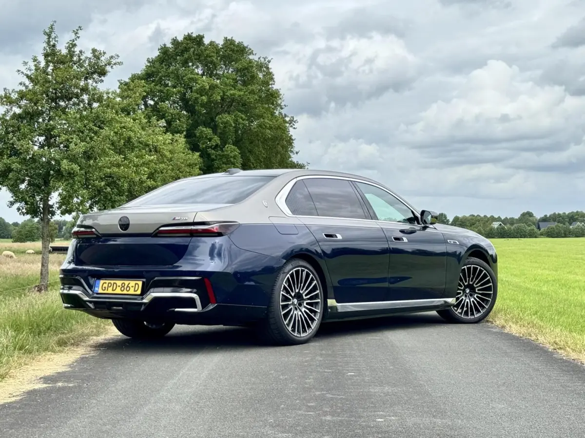 M70 xDrive 106 kWh|Executive Lounge|Bowers & Wilkins|NL-auto|Absoluut vol!