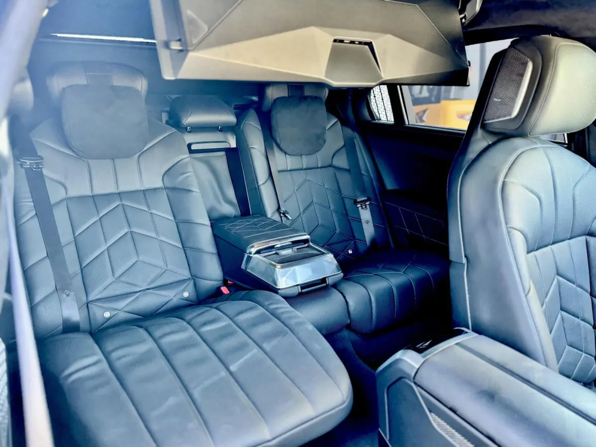 M70 xDrive 106 kWh|Executive Lounge|Bowers & Wilkins|NL-auto|Absoluut vol!