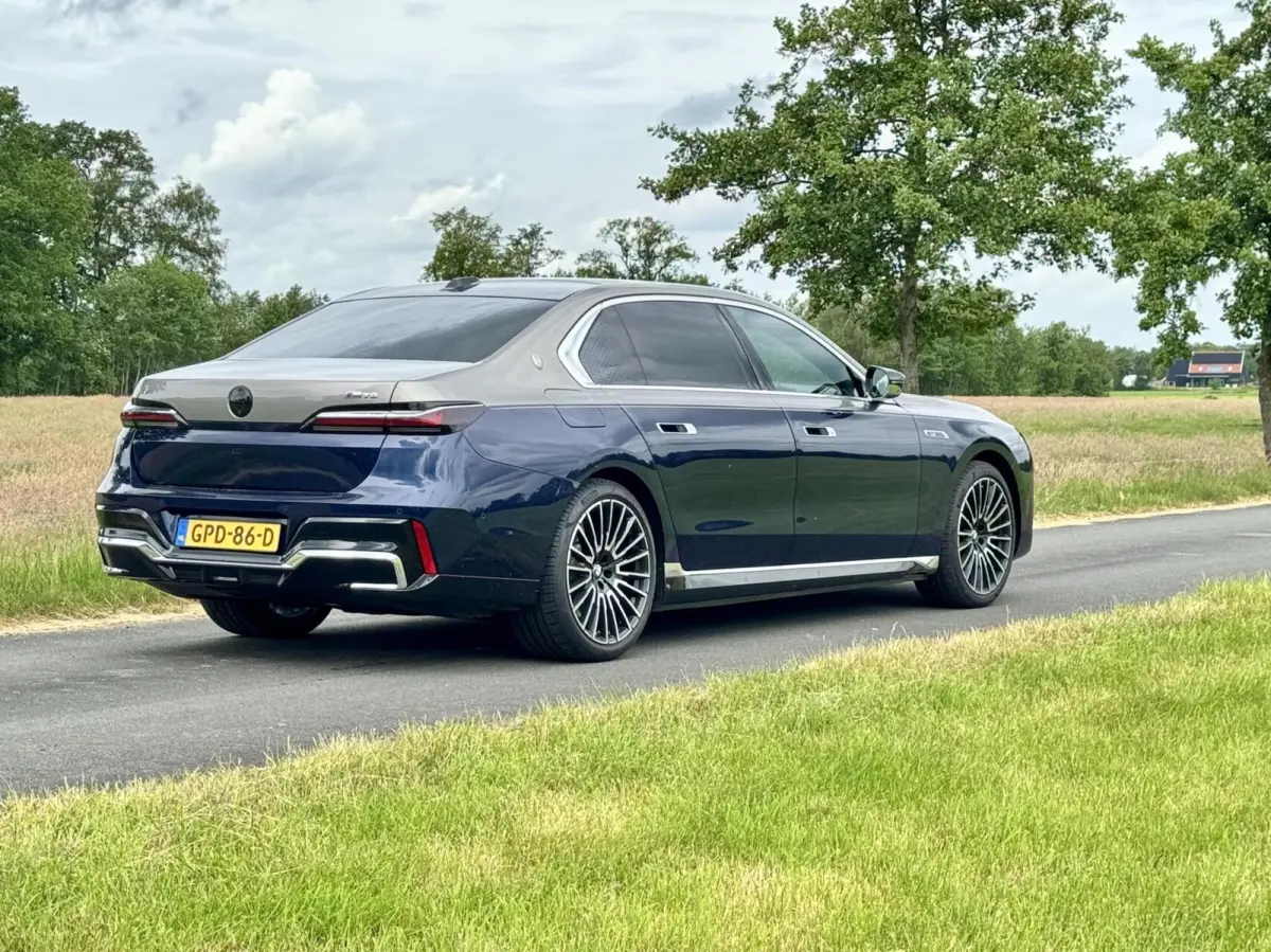 M70 xDrive 106 kWh|Executive Lounge|Bowers & Wilkins|NL-auto|Absoluut vol!