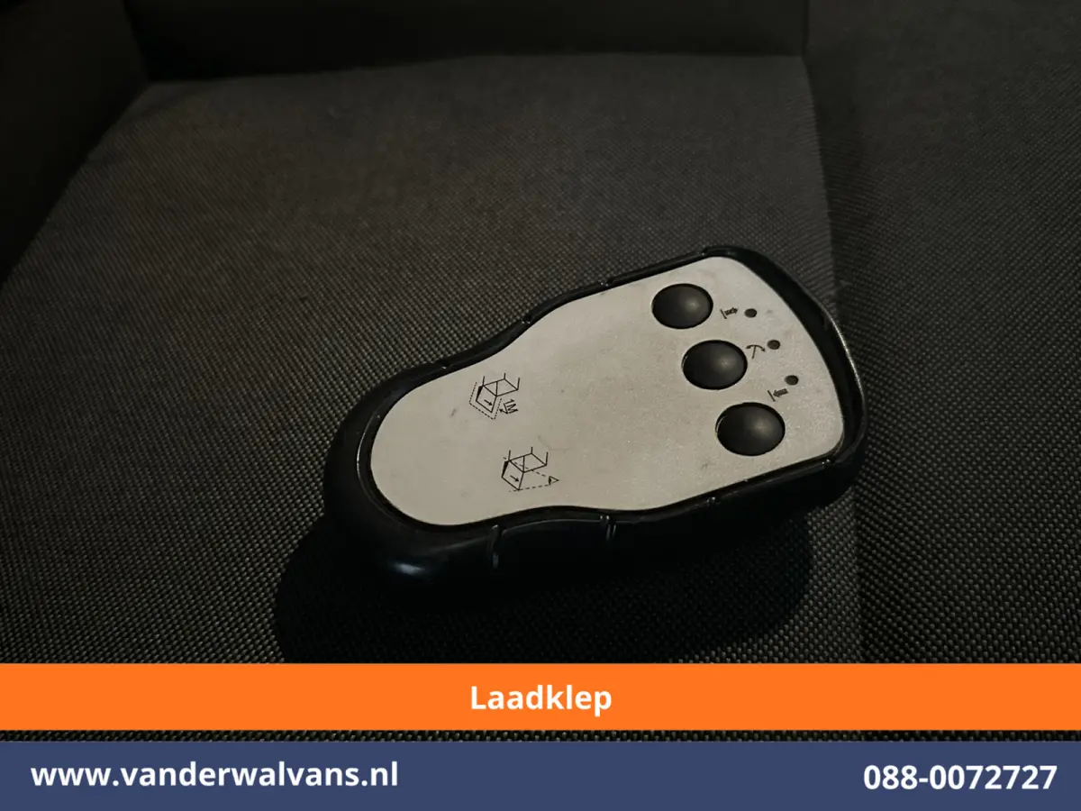 2.3 dCi 150pk L2H2 Euro6 Airco | Laadklep | 2x Zijdeur | Camera | Navigatie | LED | Cruisecontrol Parkeersensoren, Bijrijdersbank