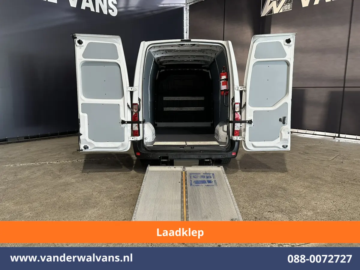 2.3 dCi 150pk L2H2 Euro6 Airco | Laadklep | 2x Zijdeur | Camera | Navigatie | LED | Cruisecontrol Parkeersensoren, Bijrijdersbank
