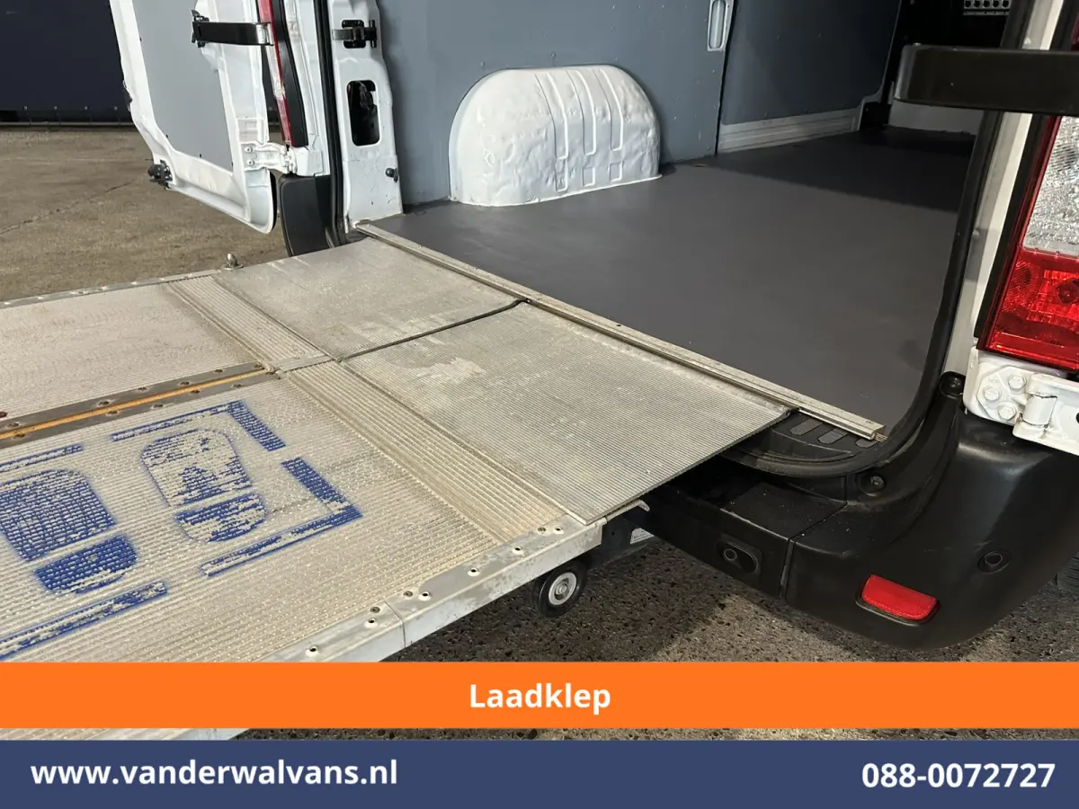 2.3 dCi 150pk L2H2 Euro6 Airco | Laadklep | 2x Zijdeur | Camera | Navigatie | LED | Cruisecontrol Parkeersensoren, Bijrijdersbank