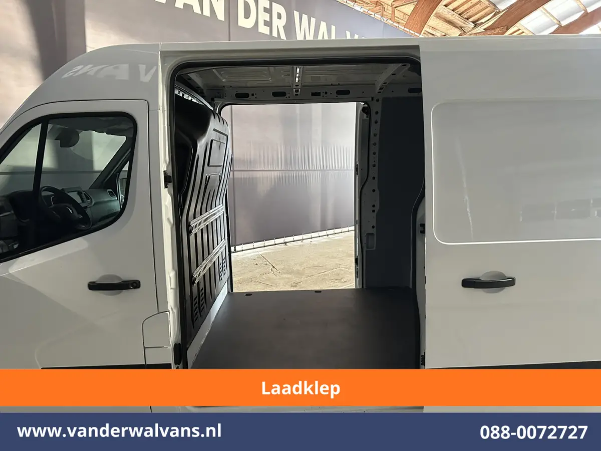 2.3 dCi 150pk L2H2 Euro6 Airco | Laadklep | 2x Zijdeur | Camera | Navigatie | LED | Cruisecontrol Parkeersensoren, Bijrijdersbank
