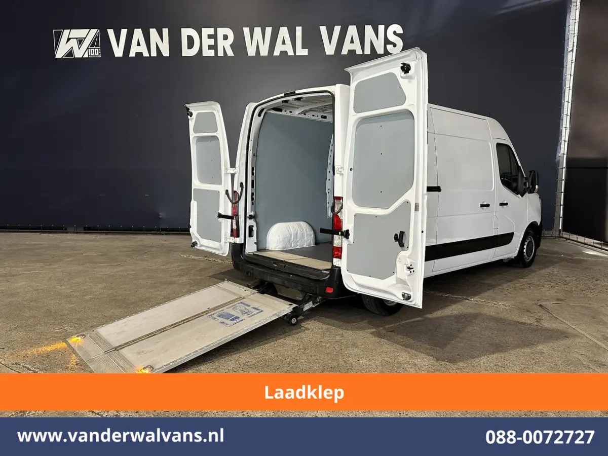 2.3 dCi 150pk L2H2 Euro6 Airco | Laadklep | 2x Zijdeur | Camera | Navigatie | LED | Cruisecontrol Parkeersensoren, Bijrijdersbank