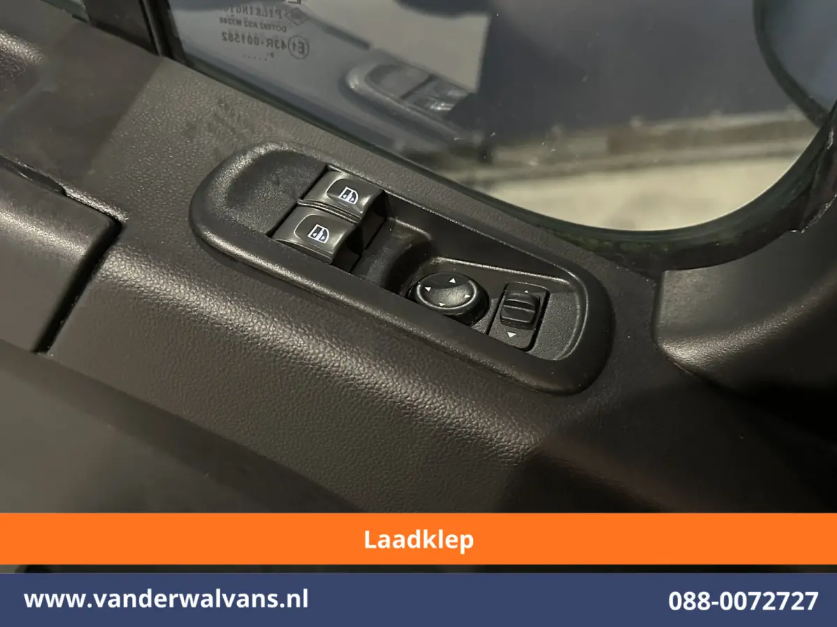 2.3 dCi 150pk L2H2 Euro6 Airco | Laadklep | 2x Zijdeur | Camera | Navigatie | LED | Cruisecontrol Parkeersensoren, Bijrijdersbank